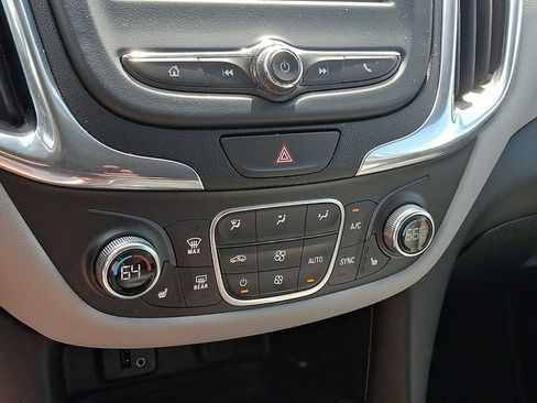 Used 2018 Chevrolet Equinox LT FWD image 15