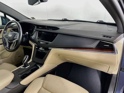 Used 2018 Cadillac XT5 Luxury w/ Driver Awareness Package AWD/4WD image 30