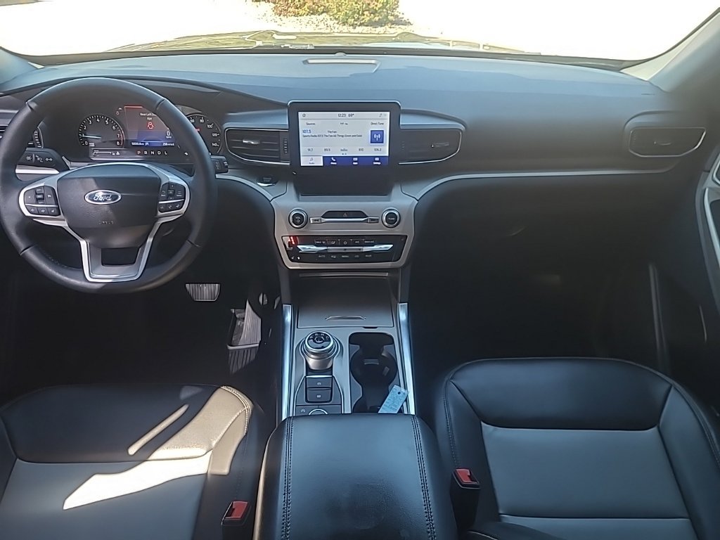 Used 2023 Ford Explorer XLT w/ Equipment Group 202A AWD/4WD image 13