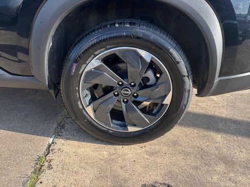 Used 2025 Nissan Rogue SV AWD/4WD image 32