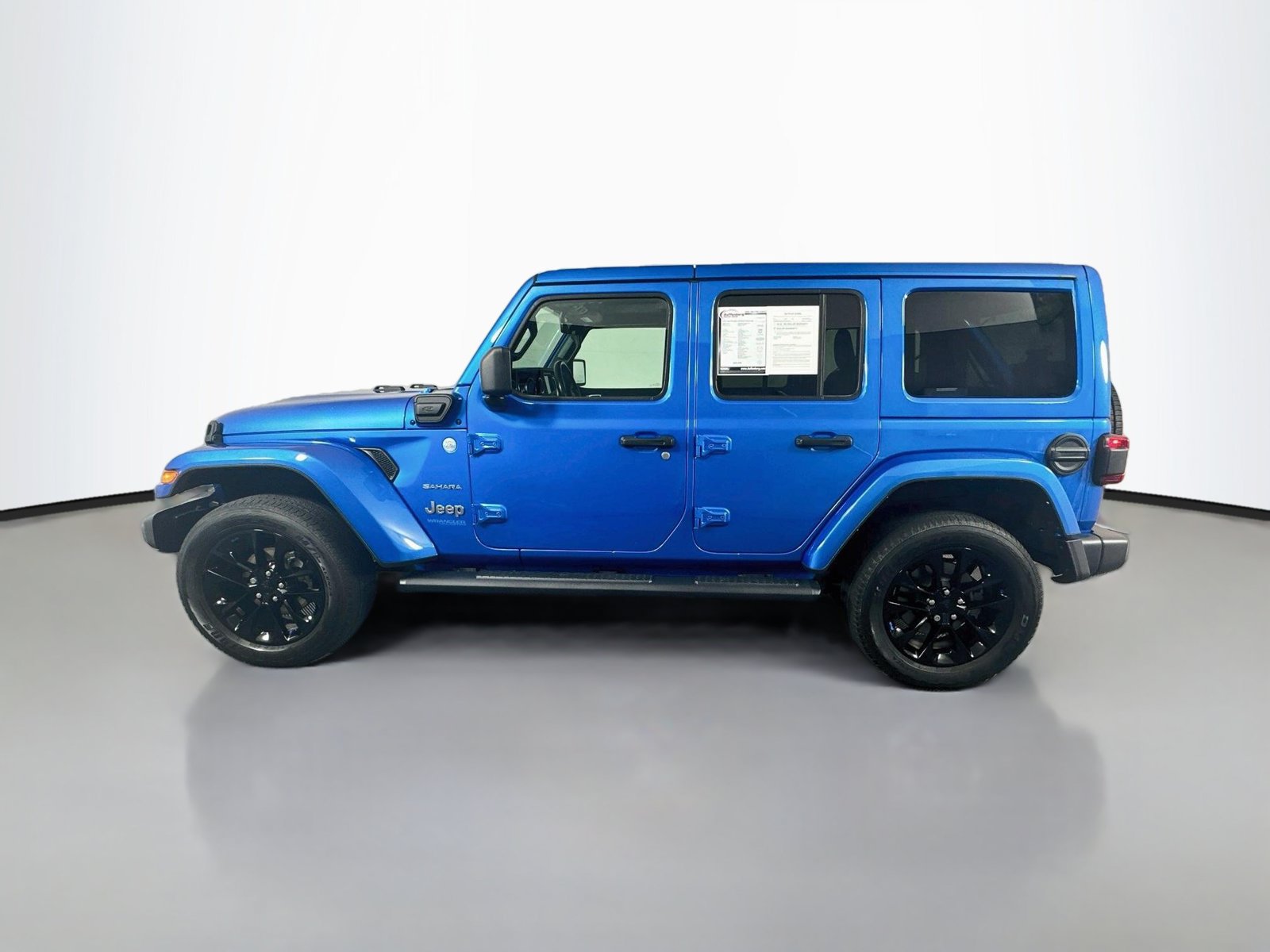 Used 2022 Jeep Wrangler Unlimited Sahara w/ Cold Weather Group AWD/4WD image 4