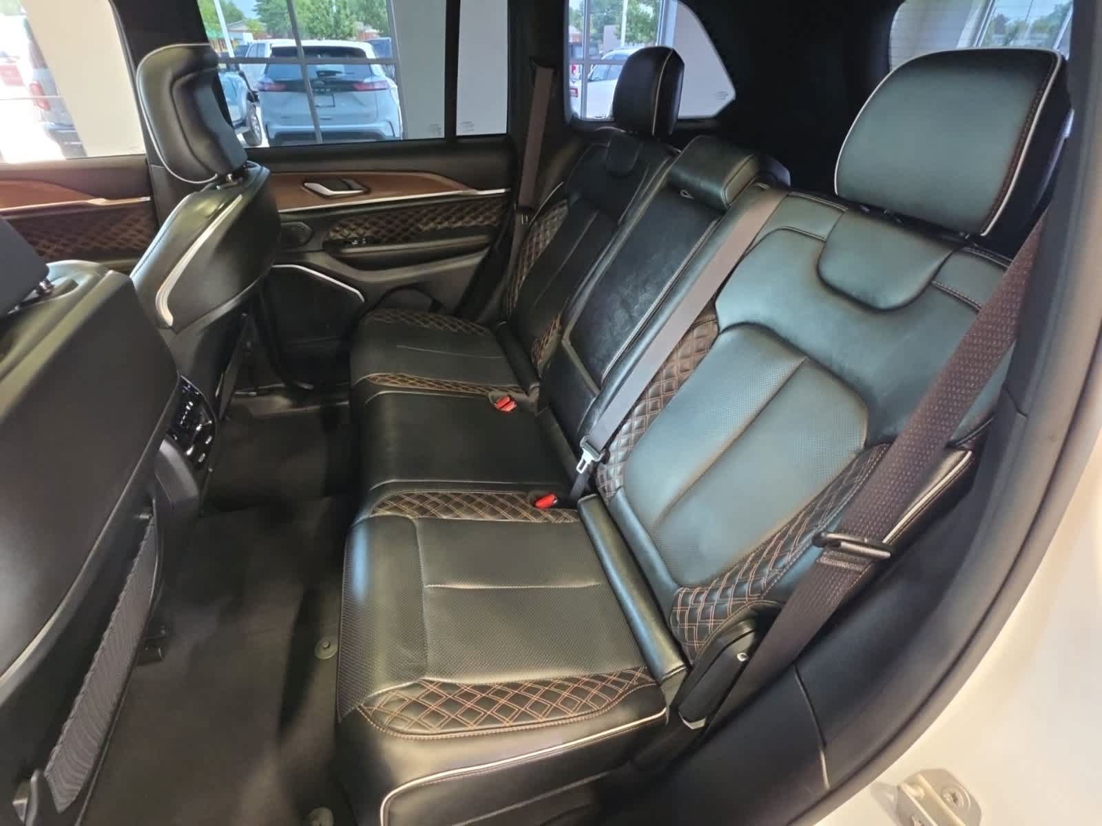Used 2024 Jeep Grand Cherokee Summit w/ Advanced Protech Group IV AWD/4WD image 34