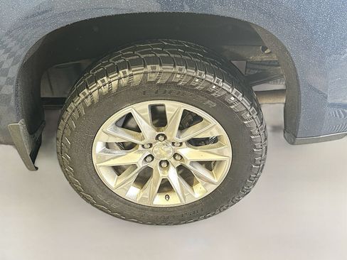 Used 2019 Chevrolet Silverado 1500 LTZ w/ LTZ Premium Package AWD/4WD image 33