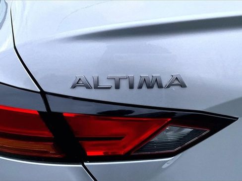 Used 2023 Nissan Altima 2.5 SR image 33