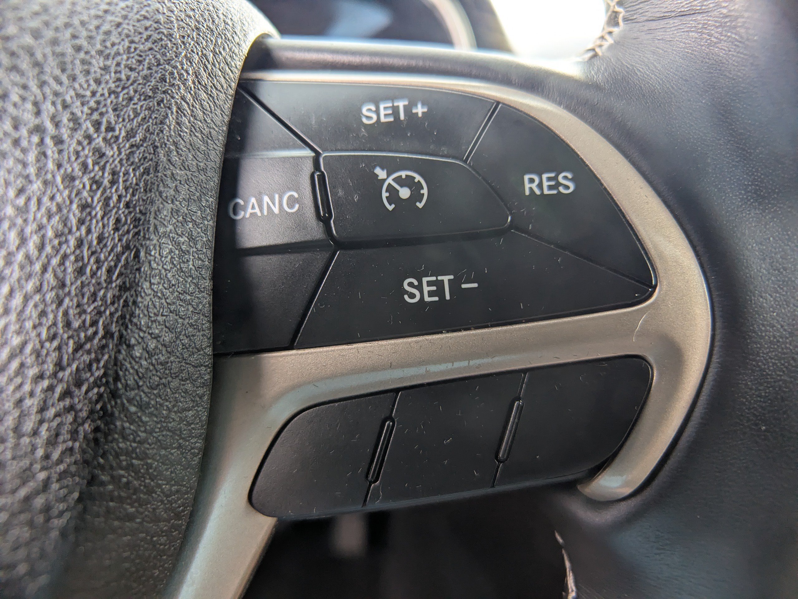 Used 2017 Jeep Grand Cherokee Limited AWD/4WD image 26