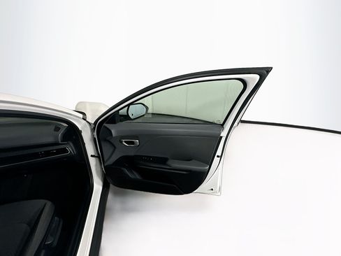 Used 2025 Kia K4 FWD image 30