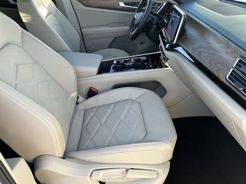 New 2026 Volkswagen Atlas SE image 8