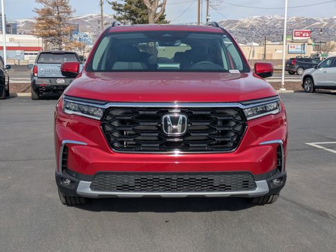 New 2025 Honda Pilot Touring image 11