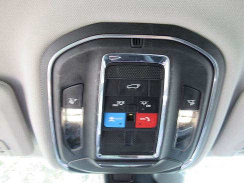 Used 2023 Jeep Grand Cherokee L Limited w/ Luxury Tech Group II RWD image 28