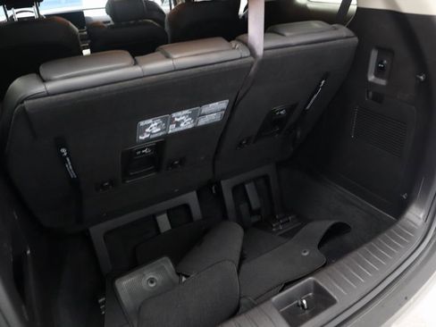 Used 2025 Kia Carnival FWD image 15