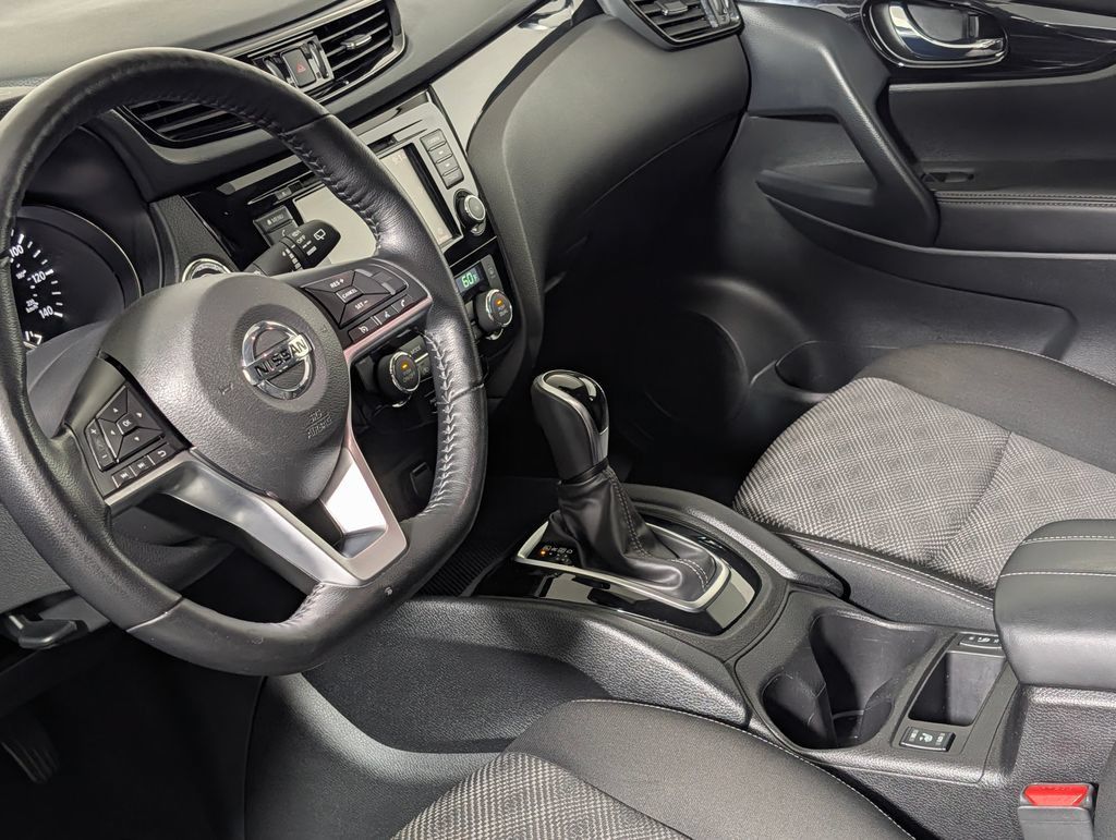 Used 2021 Nissan Rogue Sport SV FWD image 23