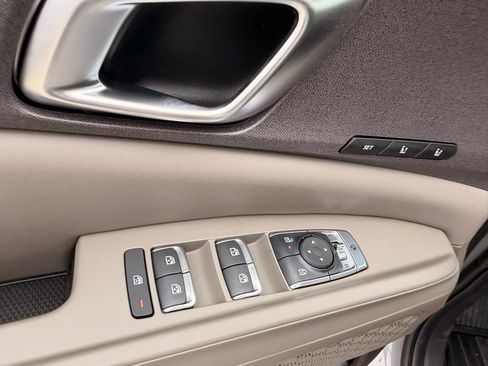 New 2026 Kia Carnival EX image 14