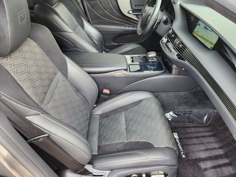 Used 2019 Lexus LS 500 F Sport w/ Accessory Package (Z2) RWD image 14