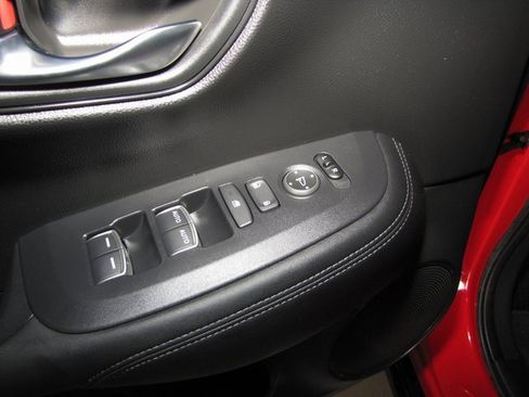 Certified 2024 Honda HR-V EX-L image 11