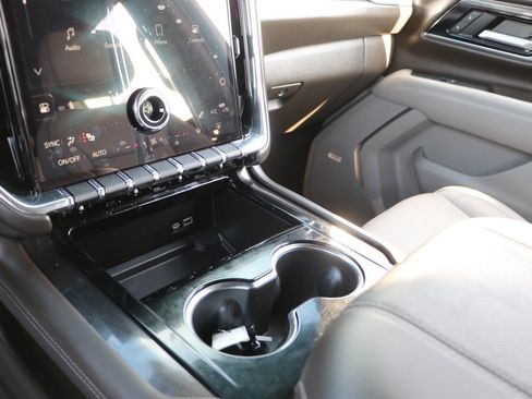 Used 2026 GMC Yukon XL Elevation AWD/4WD image 24