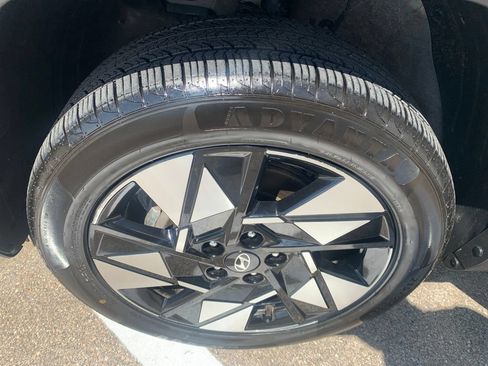 Certified 2024 Hyundai Kona SEL AWD/4WD image 32