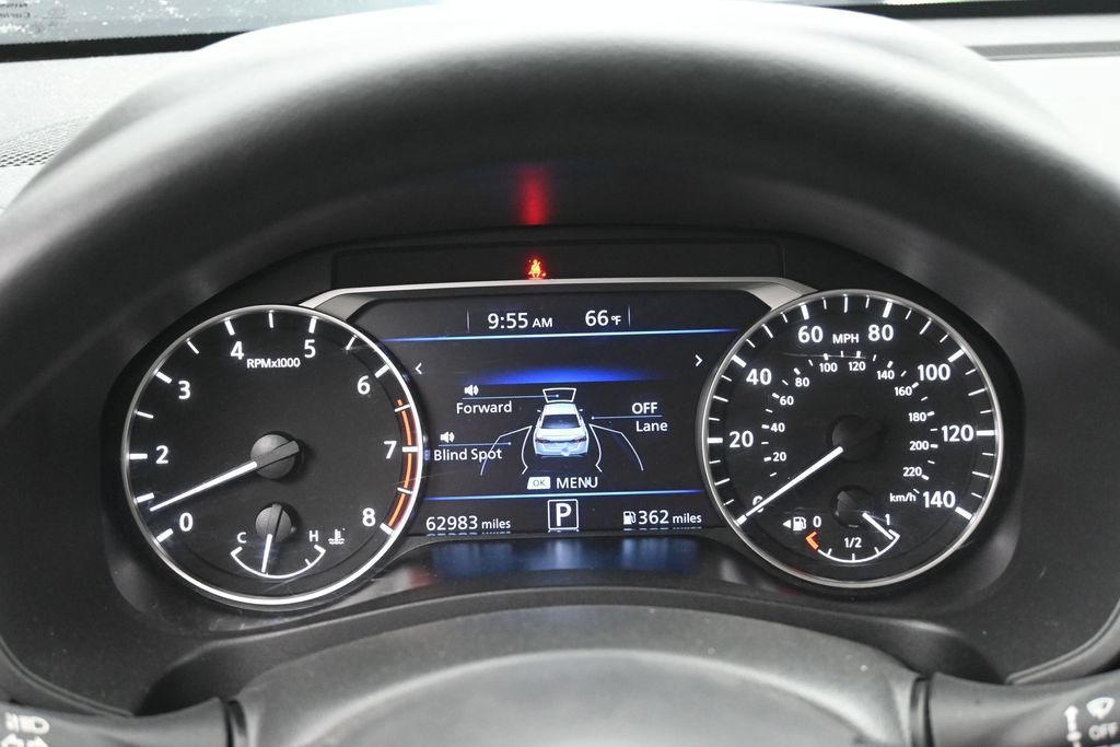 Used 2024 Nissan Altima 2.5 SV FWD image 11