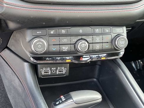 Used 2024 Dodge Durango GT RWD image 38