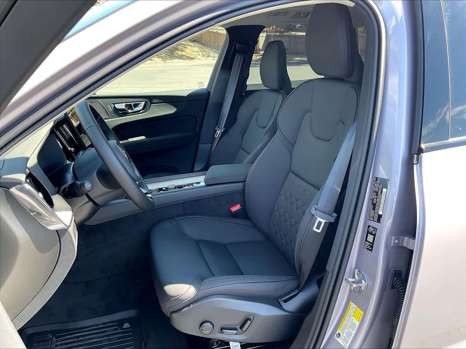 New 2027 Volvo XC60 B5 Plus AWD/4WD image 11