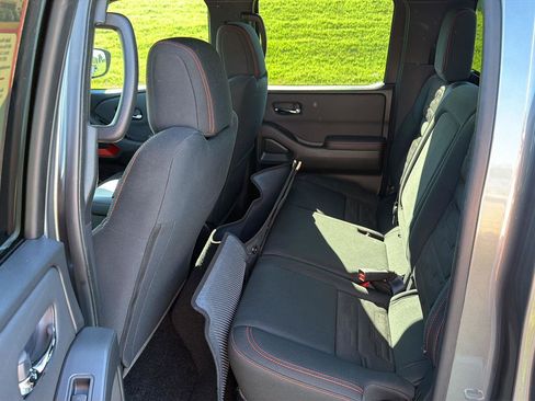 Used 2024 Nissan Frontier Pro-X RWD image 10