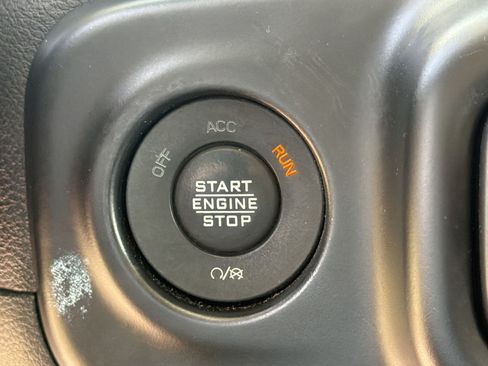Used 2022 Jeep Gladiator Sport AWD/4WD image 25