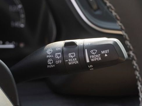 New 2025 Jeep Grand Cherokee L Limited w/ Luxury Tech Group II RWD image 32