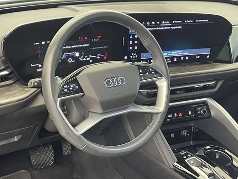 Certified 2025 Audi Q5 Premium w/ Convenience Package AWD/4WD image 4