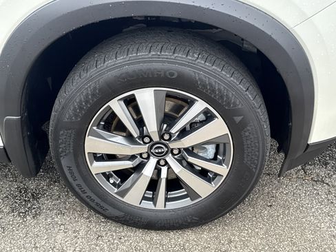 Used 2024 Nissan Pathfinder SL image 12