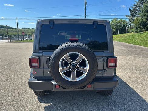 Used 2020 Jeep Wrangler Unlimited Sahara AWD/4WD image 3