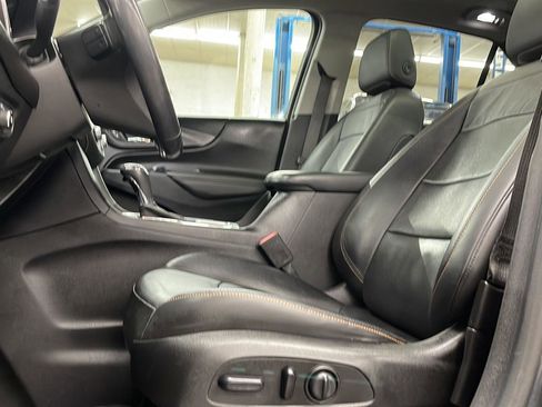 Used 2018 Chevrolet Equinox Premier AWD/4WD image 11