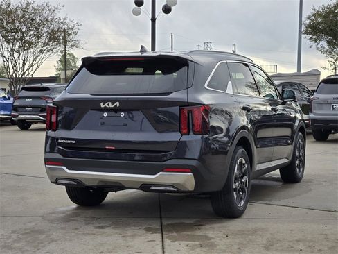 New 2026 Kia Sorento S image 4