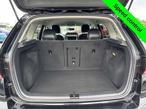 Used 2022 Volkswagen Taos SE AWD/4WD image 35
