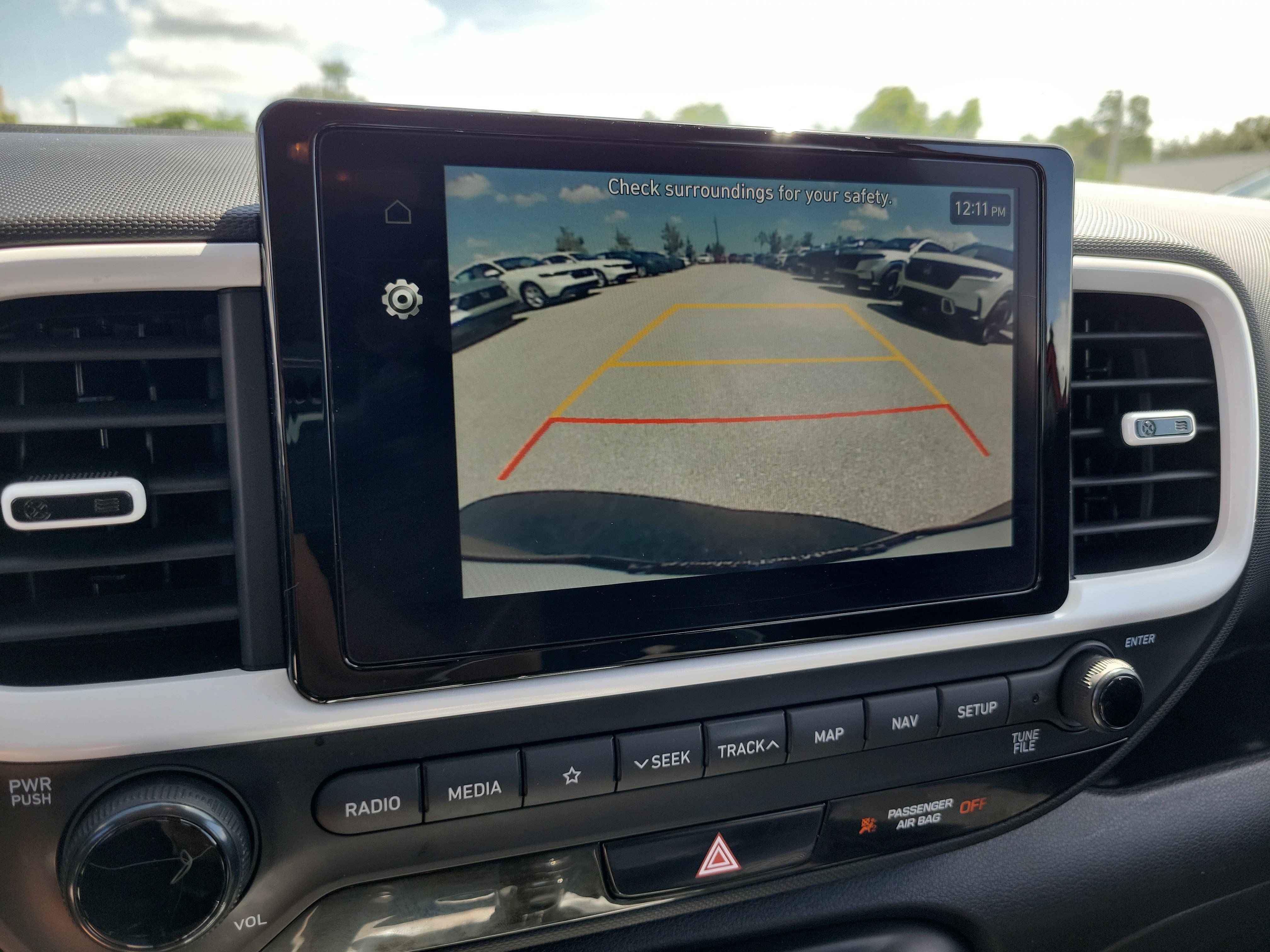 Used 2022 Hyundai Venue Limited FWD image 28
