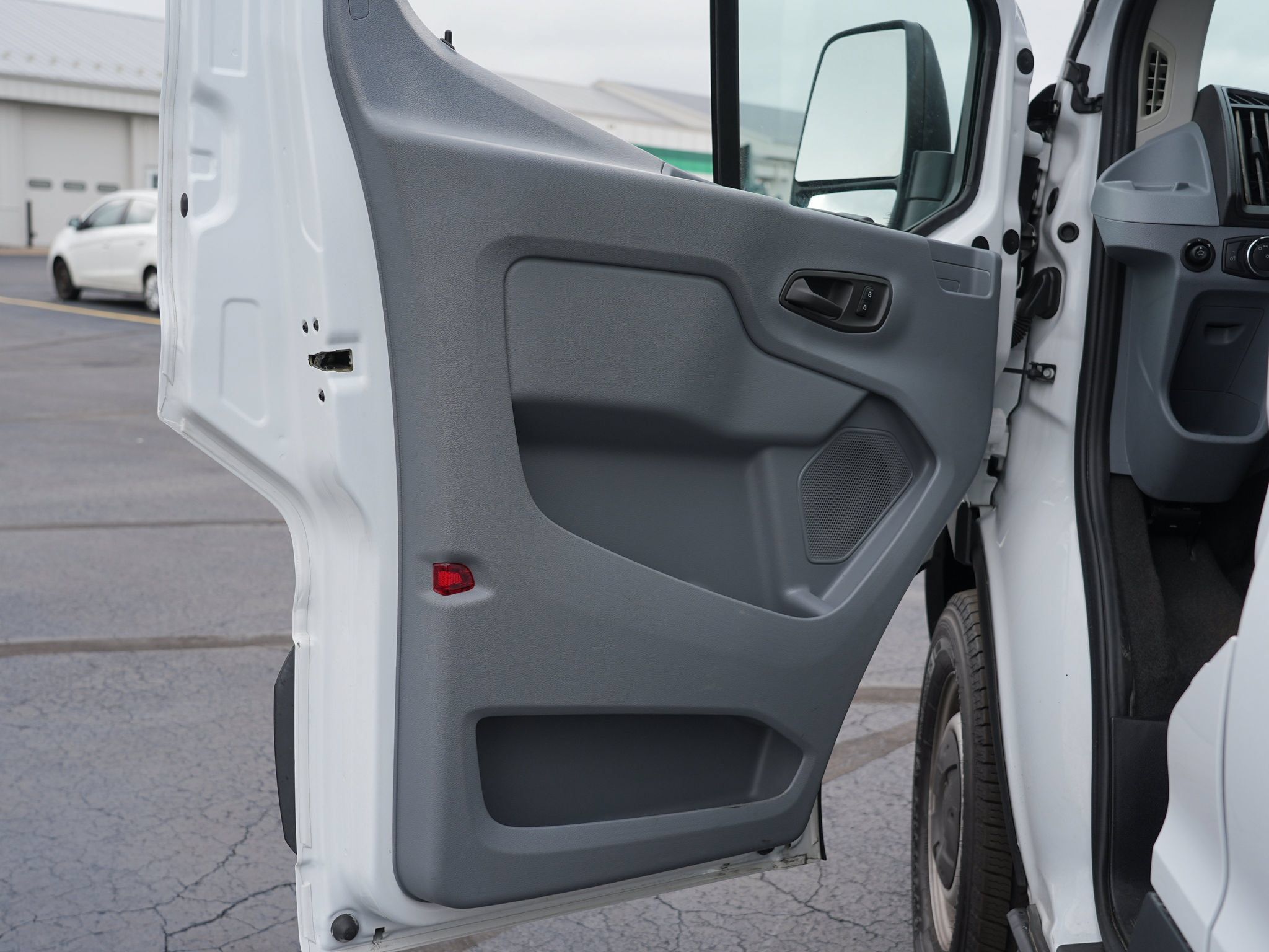 Used 2018 Ford Transit 350 XL RWD image 15
