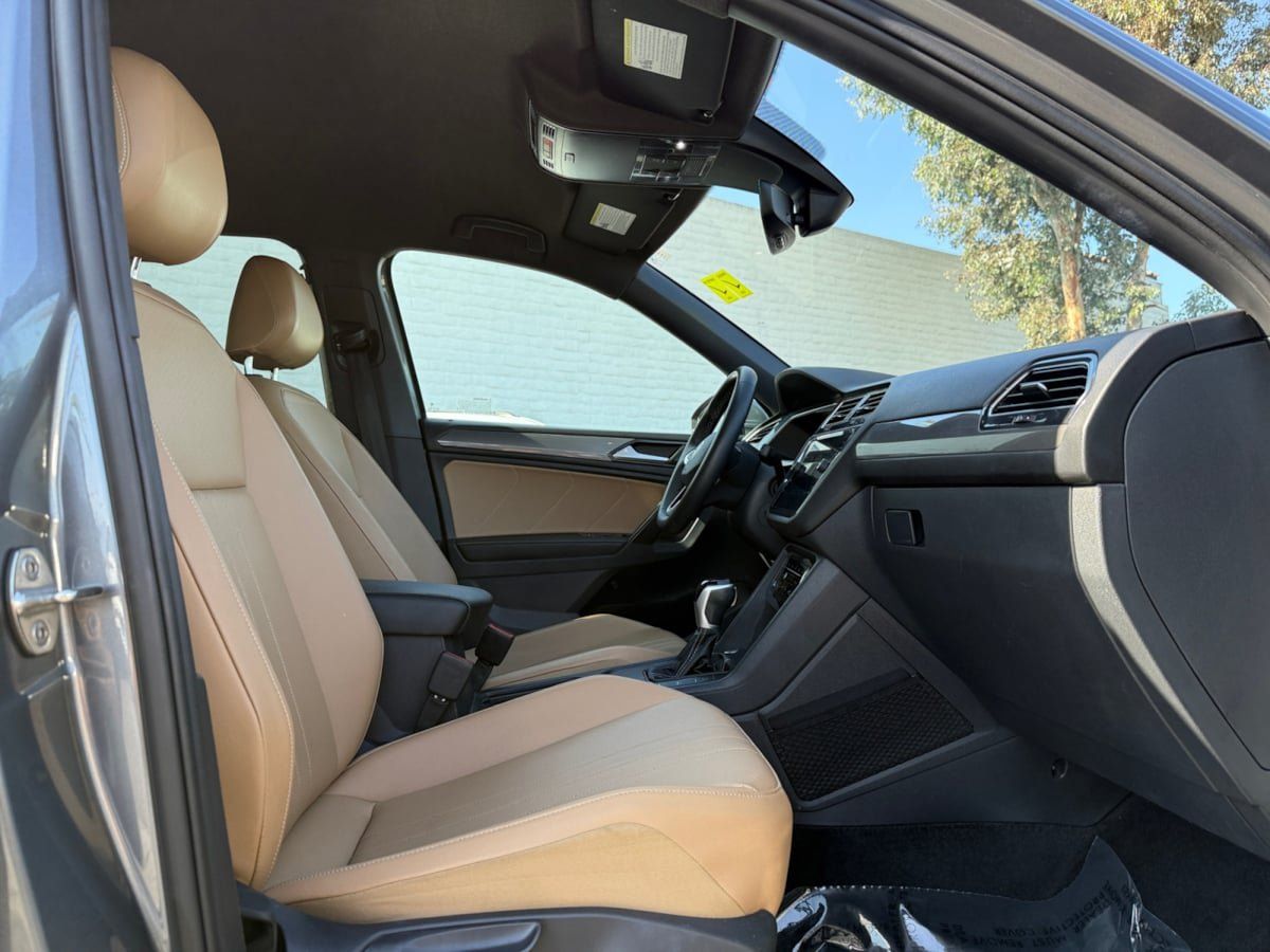 Used 2022 Volkswagen Tiguan SE FWD image 17