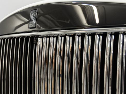 New 2026 Rolls-Royce Cullinan Black Badge image 16