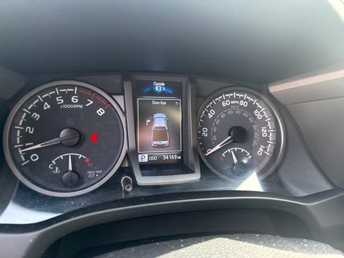 Used 2023 Toyota Tacoma TRD Off-Road w/ TRD Premium Off Road Package AWD/4WD image 12
