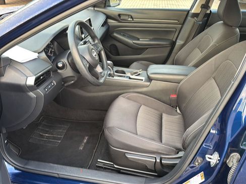Used 2024 Nissan Altima 2.5 S FWD image 10