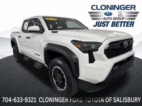 Used 2024 Toyota Tacoma TRD Off-Road w/ TRD Off Road Upgrade Package AWD/4WD image 1