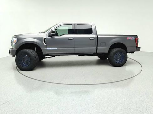 Used 2022 Ford F250 Platinum AWD/4WD image 2