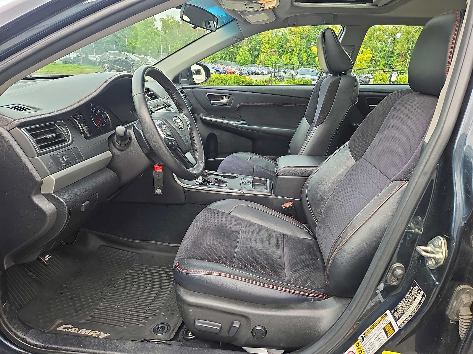 Used 2016 Toyota Camry XSE w/ Moonroof Package FWD image 13
