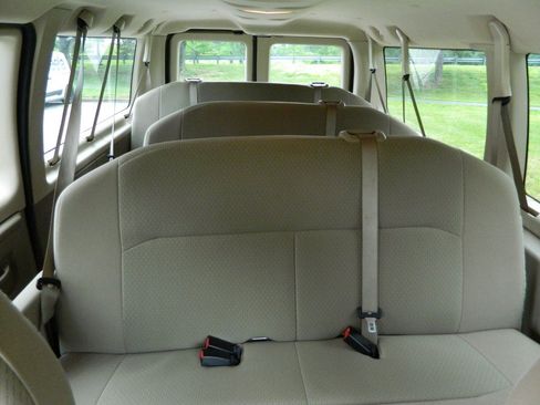 Used 2008 Ford E-350 and Econoline 350 XLT RWD image 18