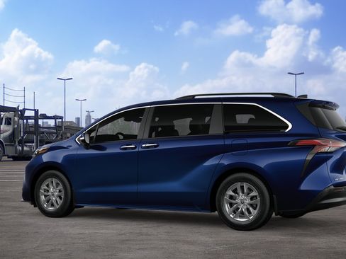 New 2026 Toyota Sienna XLE AWD/4WD image 5