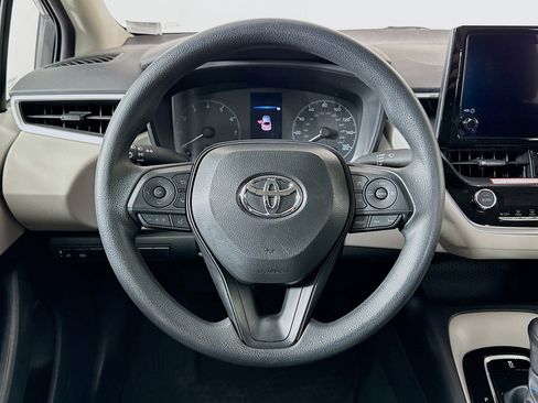 Used 2025 Toyota Corolla LE image 17