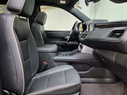 Used 2022 GMC Yukon SLT w/ SLT Premium Package image 22