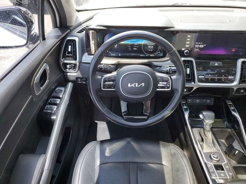Certified 2023 Kia Sorento SX FWD image 12