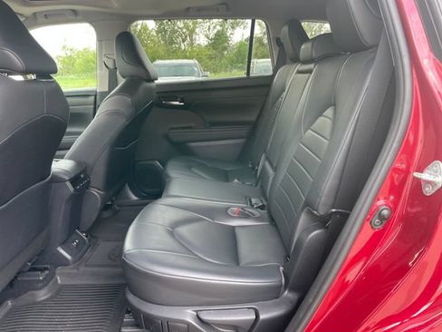 Used 2020 Toyota Highlander XLE w/ Protection Package #3 AWD/4WD image 29