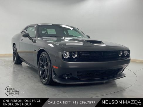 Used 2023 Dodge Challenger R/T w/ Blacktop Package image 4
