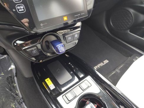 Used 2022 Toyota Prius Limited w/ Premium Convenience Package image 15