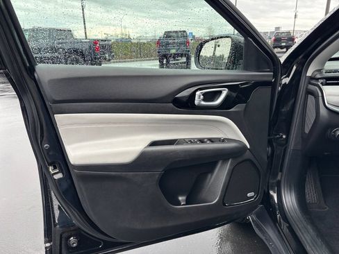 Used 2022 Jeep Compass Limited w/ Sun and Sound Group AWD/4WD image 23